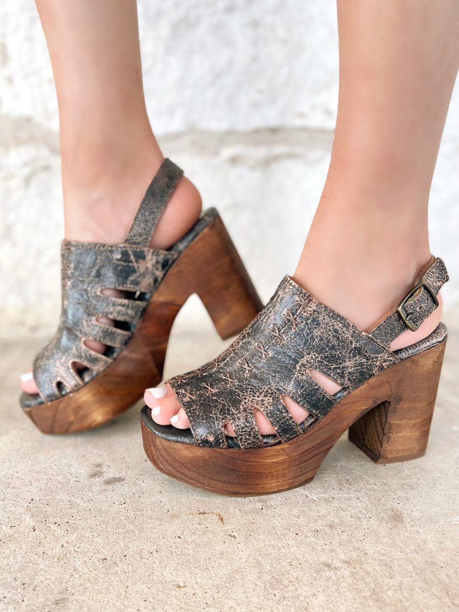 Fontella Wedge – Davis Country Store - Main Image