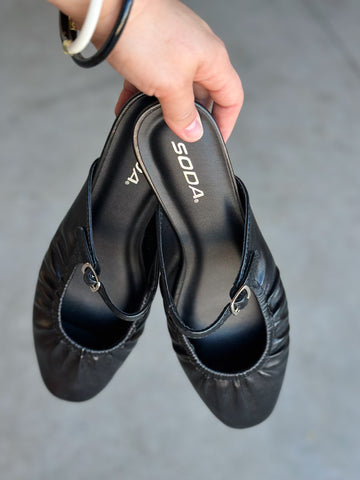 Demure Flats- Black