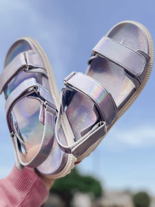 Ammore Hologram Sandals
