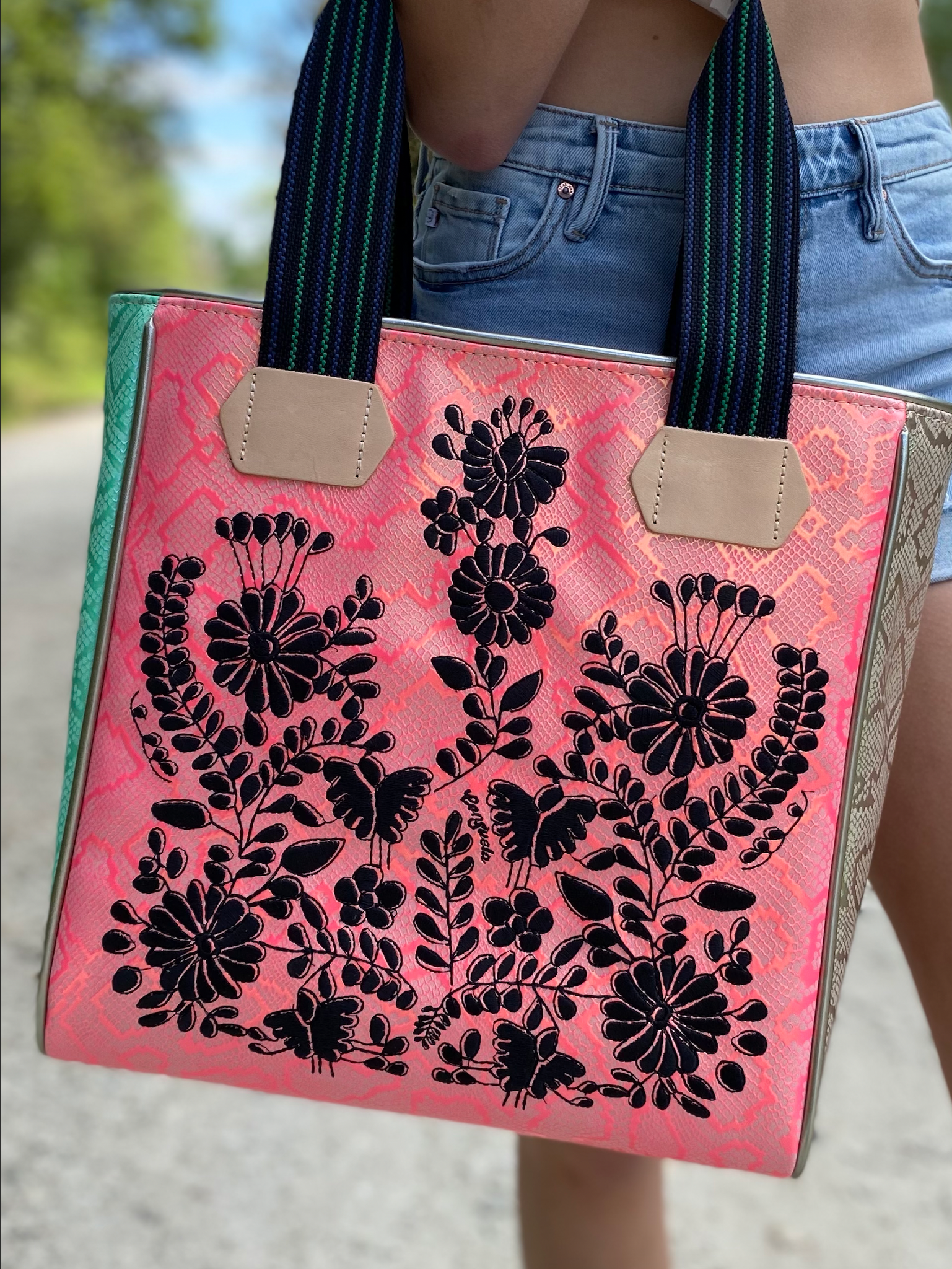 Cora Classic Tote